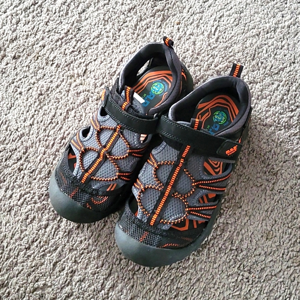 JBU boys shoes